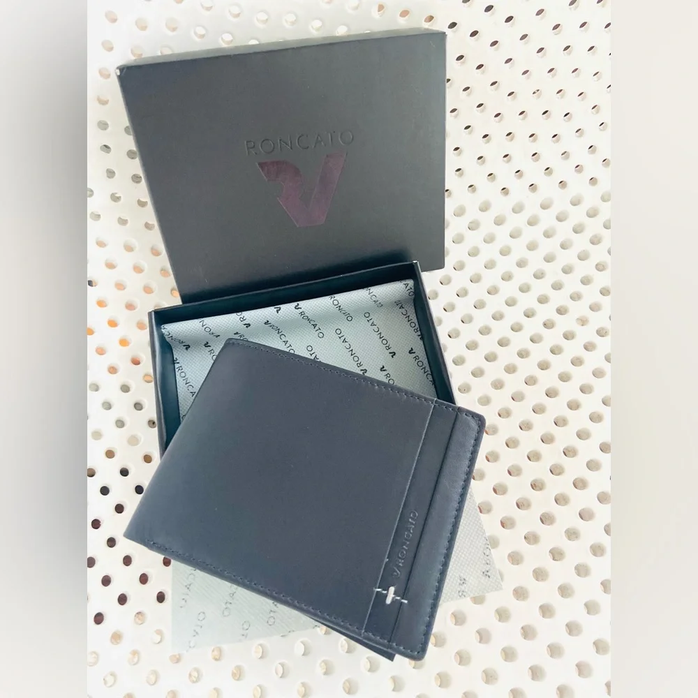 NWT Roncato Italian leather wallet, black